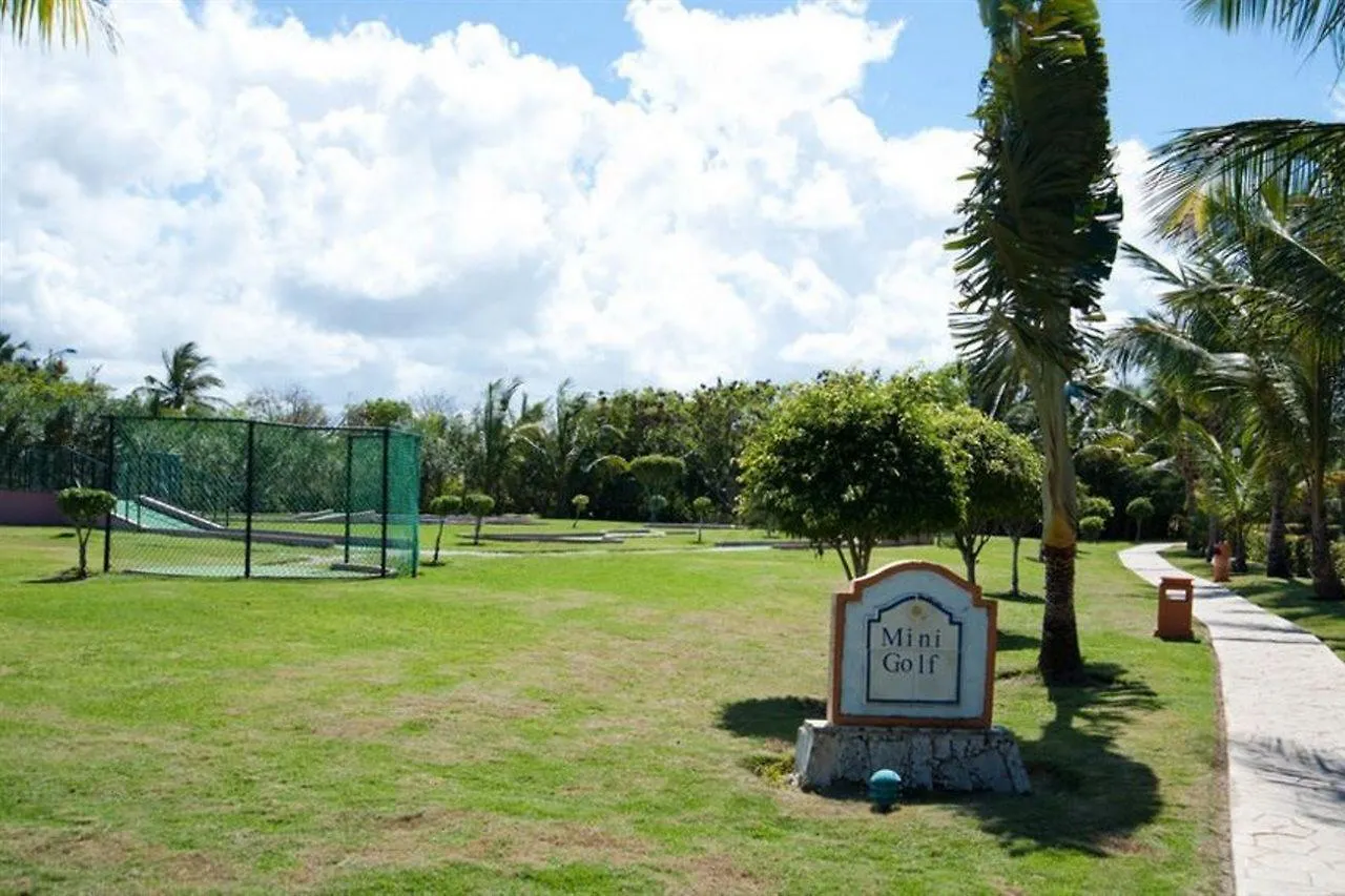 ***** Semesteranläggning (resort) Bahia Principe Grand Punta Cana Dominikanska republiken